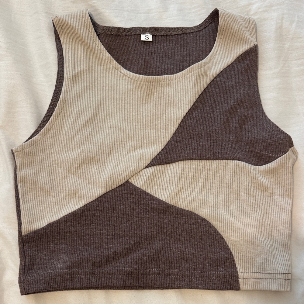 SHEIN Two-Tone Sleeveless Crop Top